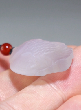 [金鱼]天然白玛瑙手机挂件 背包小吊坠 楼叔孤品