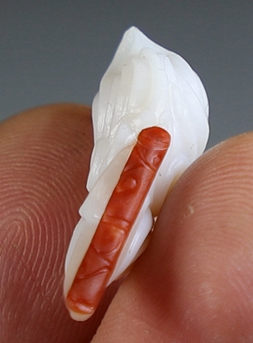 [原创]天然玛瑙纯手工雕刻俏色悟空美猴+王金箍棒小吊坠楼叔孤品