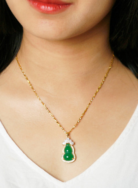 胡二翡翠祖母绿色金镶玉葫芦吊坠