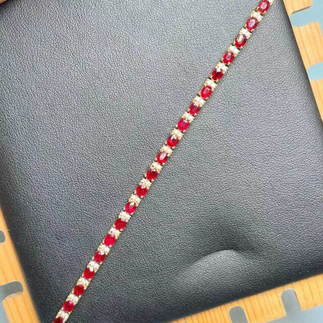 Natural colored ruby ​​Jiuyuan jewelry pigeon blood red