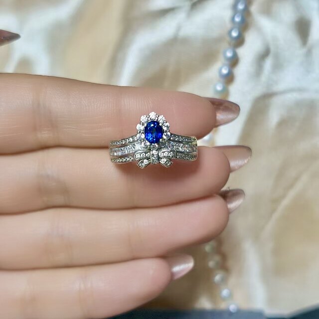 Natural royal blue sapphire ring