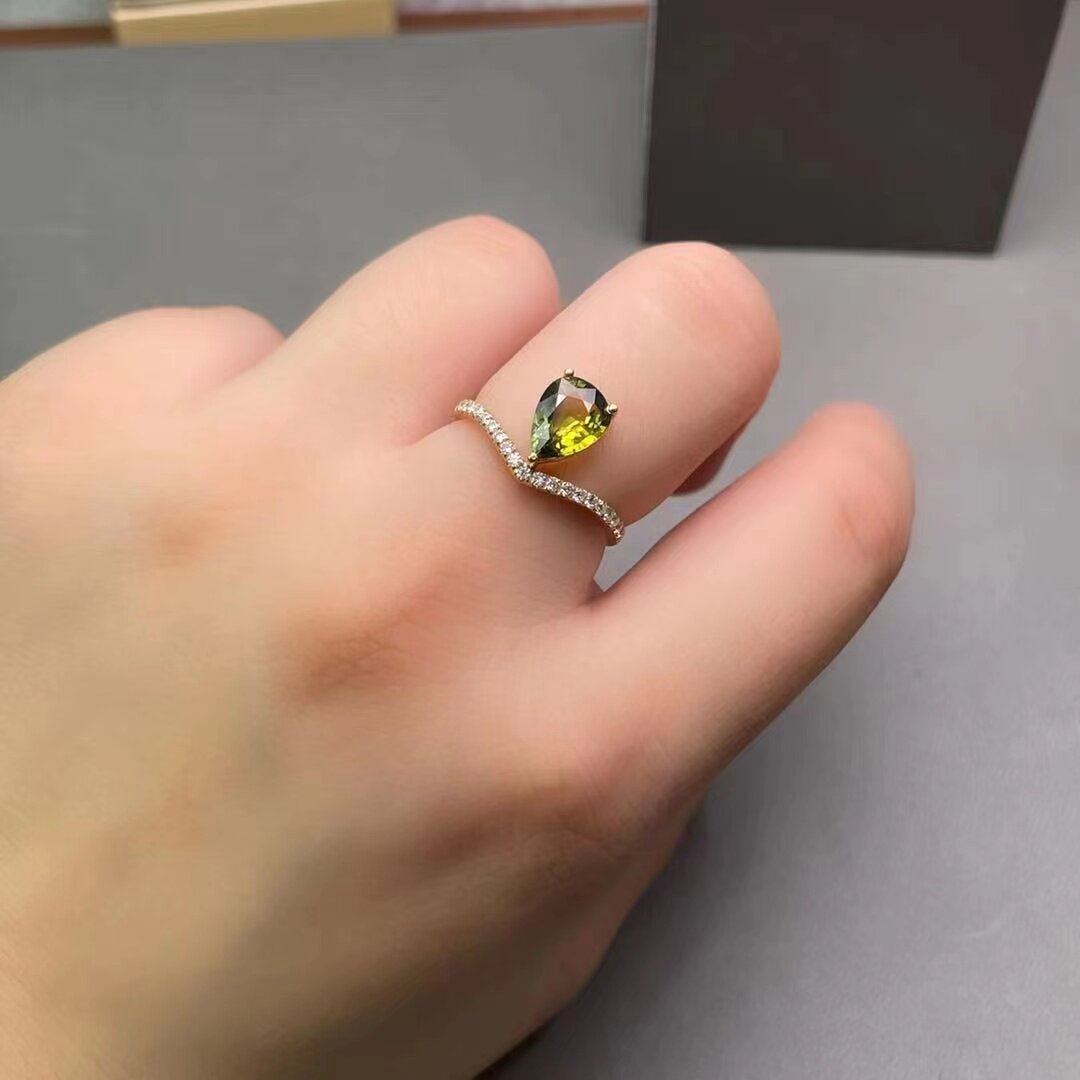 Natural sapphire ring 18k gold finely inlaid 6.5 x 9.5 natural sapphire jewelry