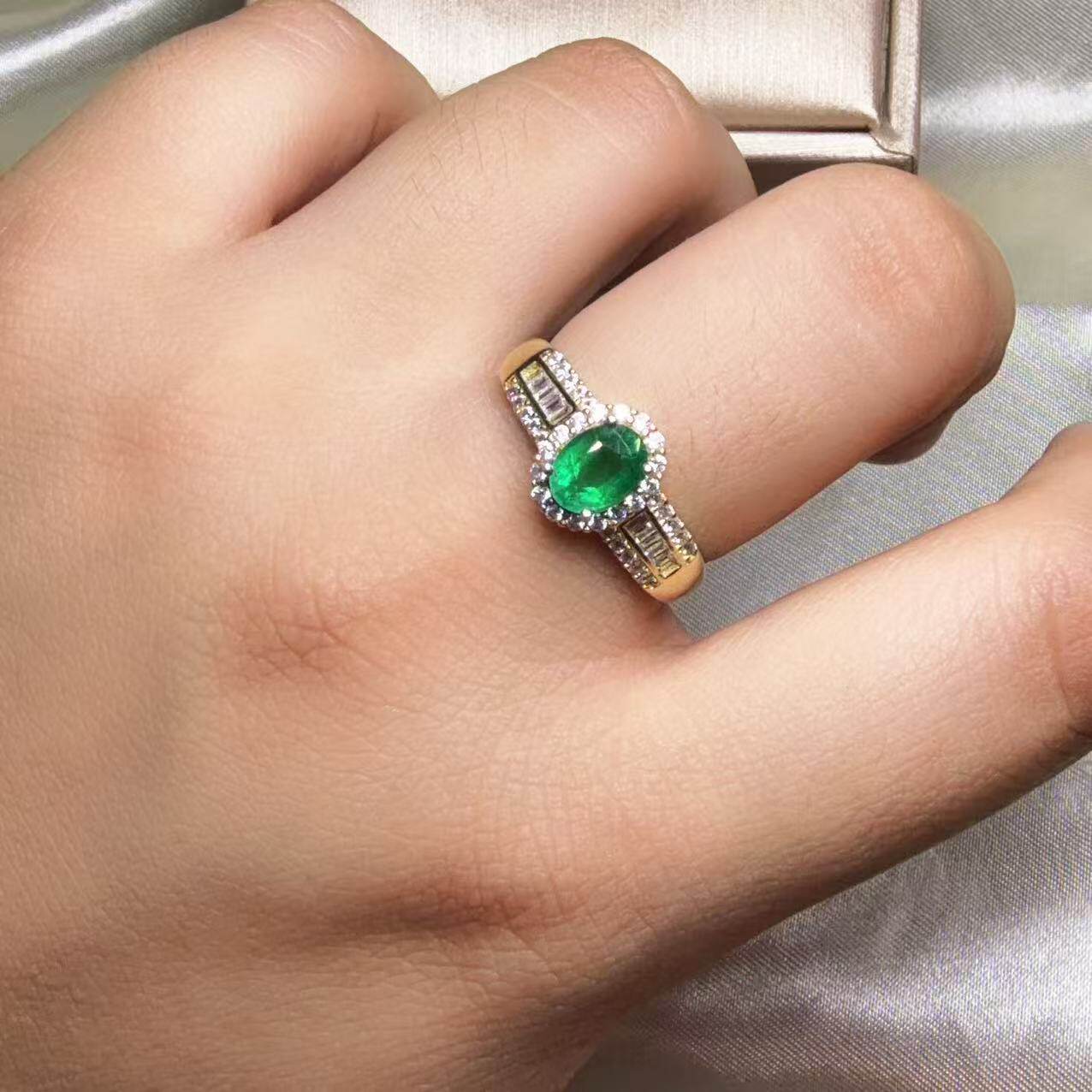 Natural emerald colored gemstone ring 5x7