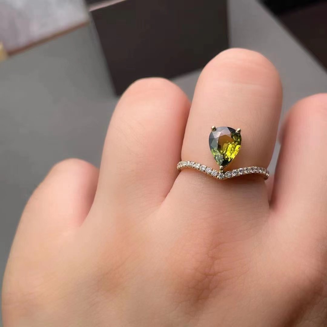 Natural sapphire ring 18k gold finely inlaid 6.5 x 9.5 natural sapphire jewelry