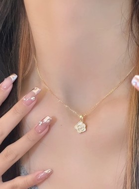 法式山茶花项链小香风轻奢小众锁骨链级感简约气质珍珠合金颈链