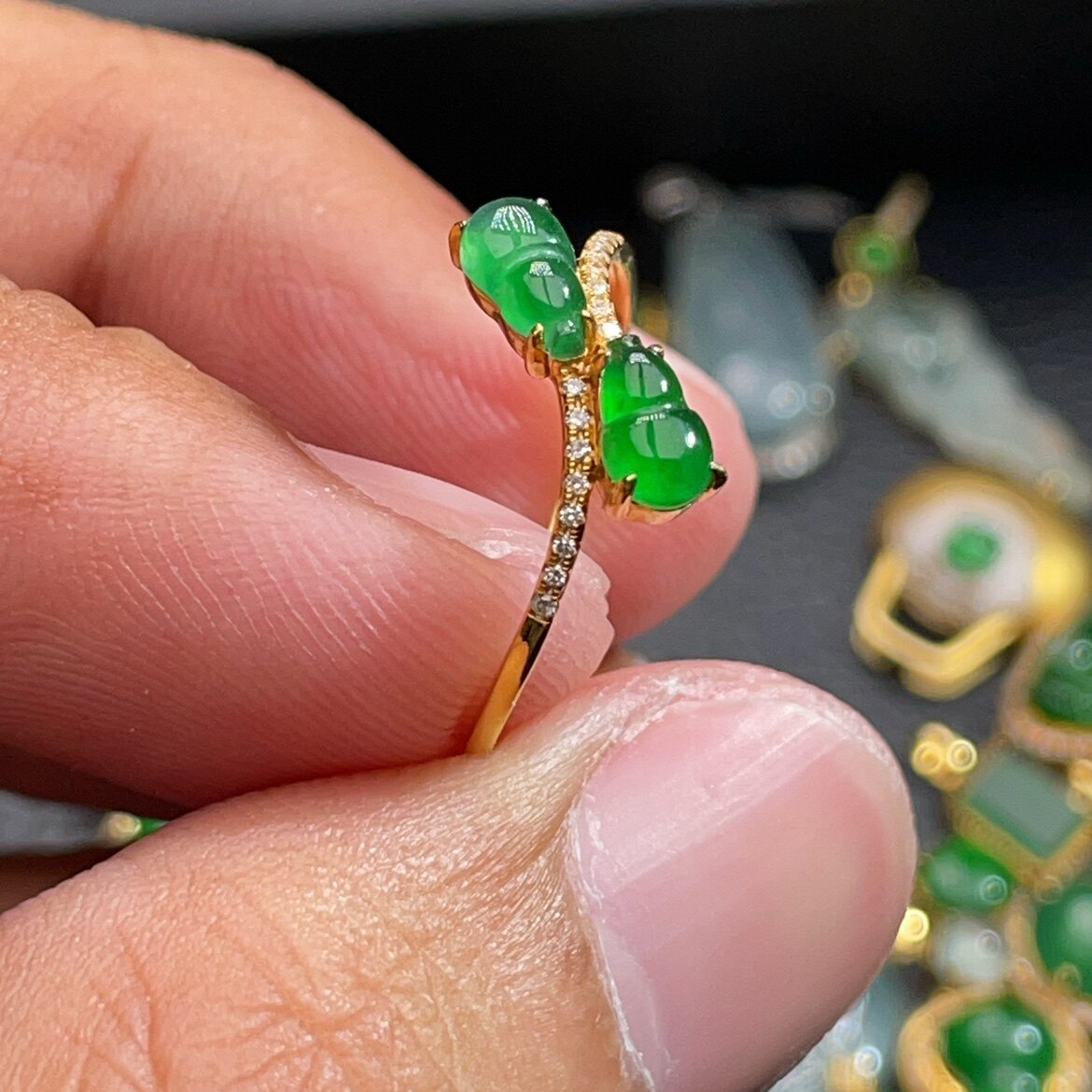 18K gold natural jadeite A-1780 gourd cross ring K yellow full green inlaid diamond jewelry jade