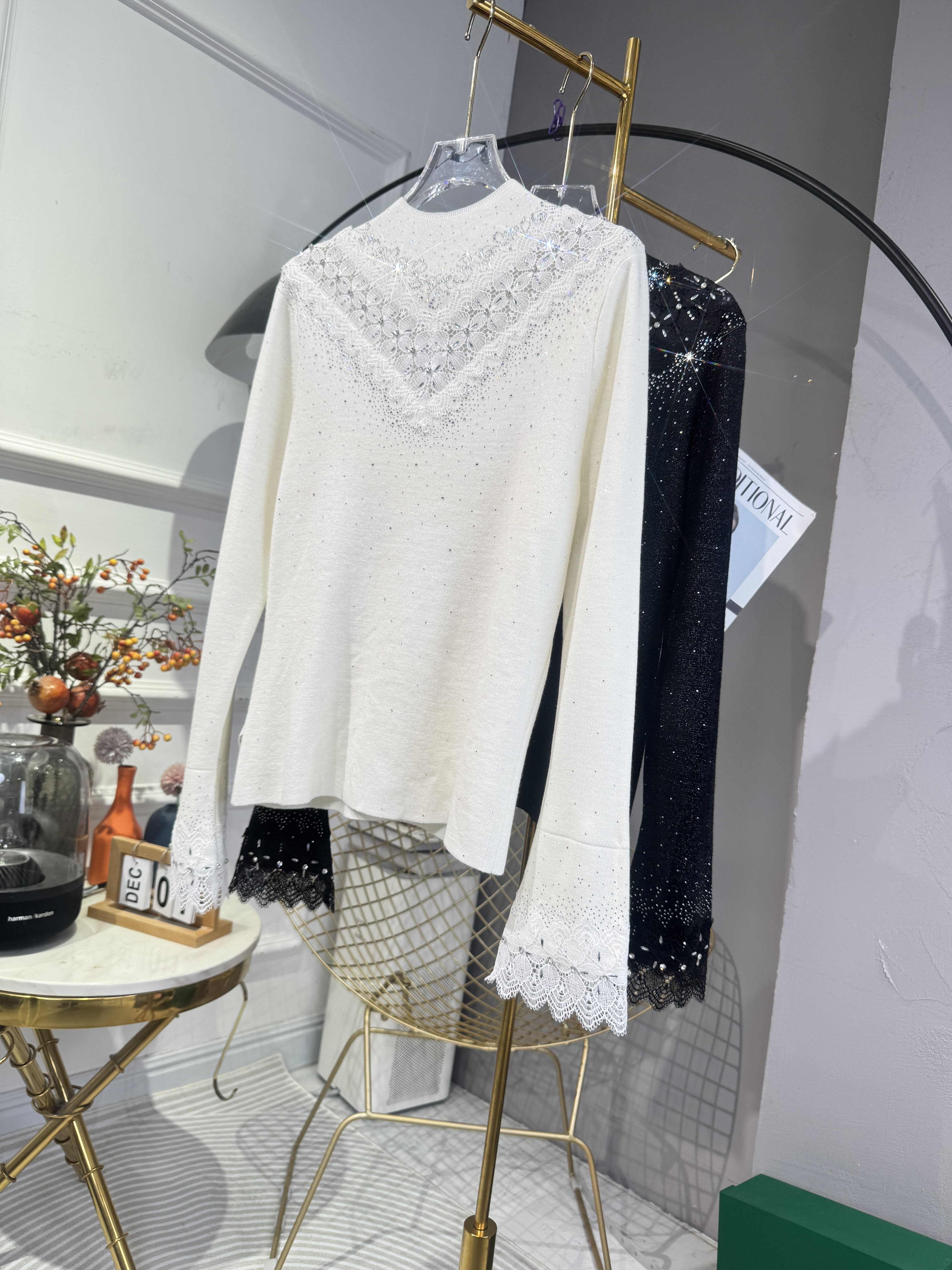 2025秋冬新款重工烫钻镂空高品质羊毛针织衫女喇叭袖半高领毛衣,淘宝优惠券,粉丝福利购,淘宝优惠卷