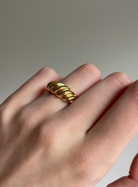 欧美小众不锈钢镀金情侣食指戒