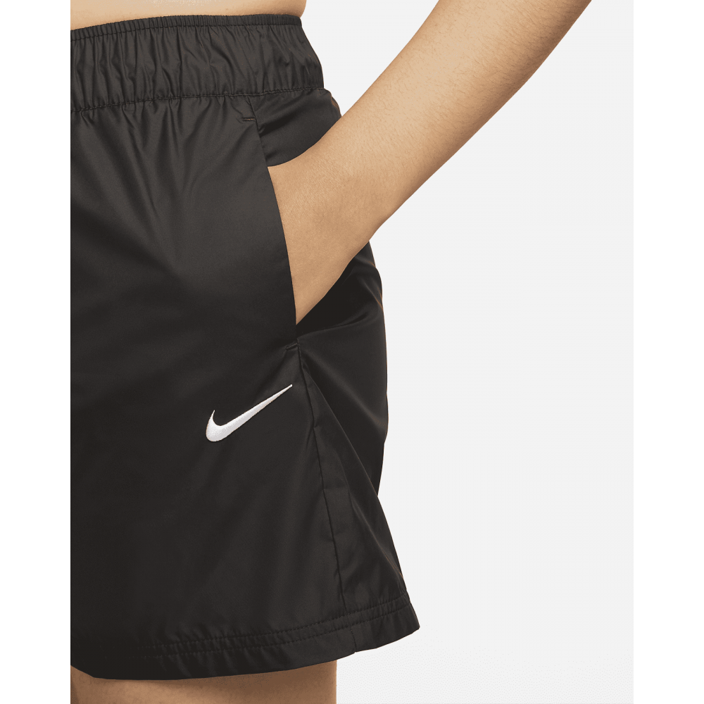 Nike耐克 Sportswear 女子中腰拒水运动短裤 DM6761-010 - 图2