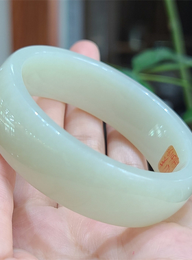 小石头和田玉手镯白玉