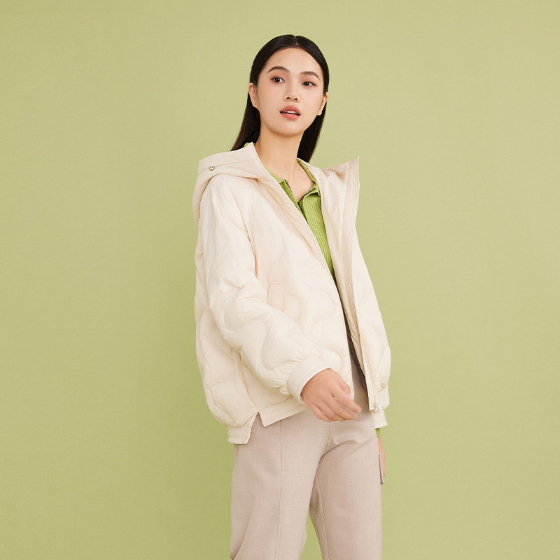 千仞岗春季女士时尚舒适连帽泡芙短款舒适羽绒服小个子