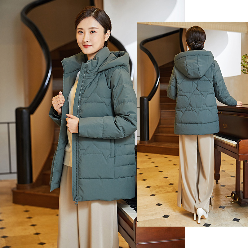 Y279302Y 千仞岗新款冬季女士中老年妈妈装修身连帽羽绒服女外套 Y279302Y 千仞岗新款冬季女士中老年妈妈装修身连帽羽绒服女外套