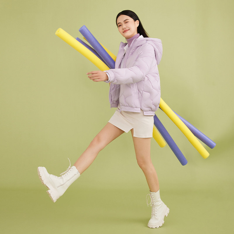 千仞岗春季女士时尚舒适连帽泡芙短款舒适羽绒服小个子