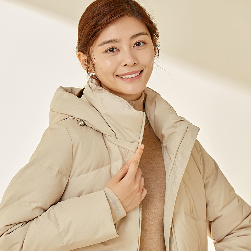 千仞岗 新款羽绒服女中长款可脱卸连帽吸扣显瘦 2021 千仞岗 新款羽绒服女中长款可脱卸连帽吸扣显瘦 2021