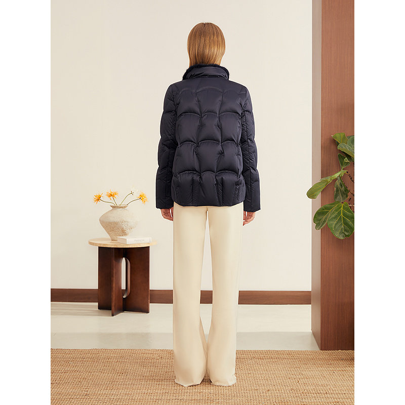 YINER音儿专选2025冬季新款法式轻柔保暖水貂毛边立领茧型羽绒服,淘宝优惠券,粉丝福利购,淘宝优惠卷