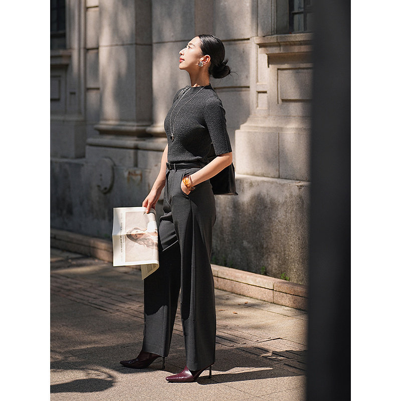 YINER音儿2025秋季新款法式智性灰美丽诺羊毛混纺亮丝针织衫套头,淘宝优惠券,粉丝福利购,淘宝优惠卷