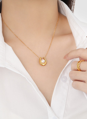 韩版新款小众U形珍珠吊坠项链女时尚个性气质百搭镀金钛钢锁骨链