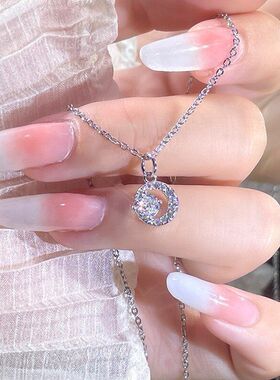 圆形小众通勤女轻闪锆石不锈钢