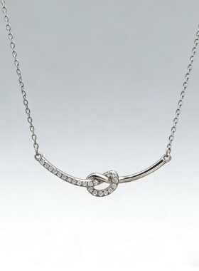 女轻奢金色十字锁骨链设计感