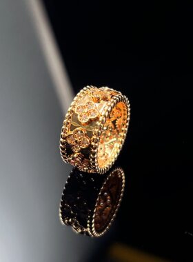 明星同款18k金万花筒戒指宽窄版女四叶小花满钻高级情侣对戒