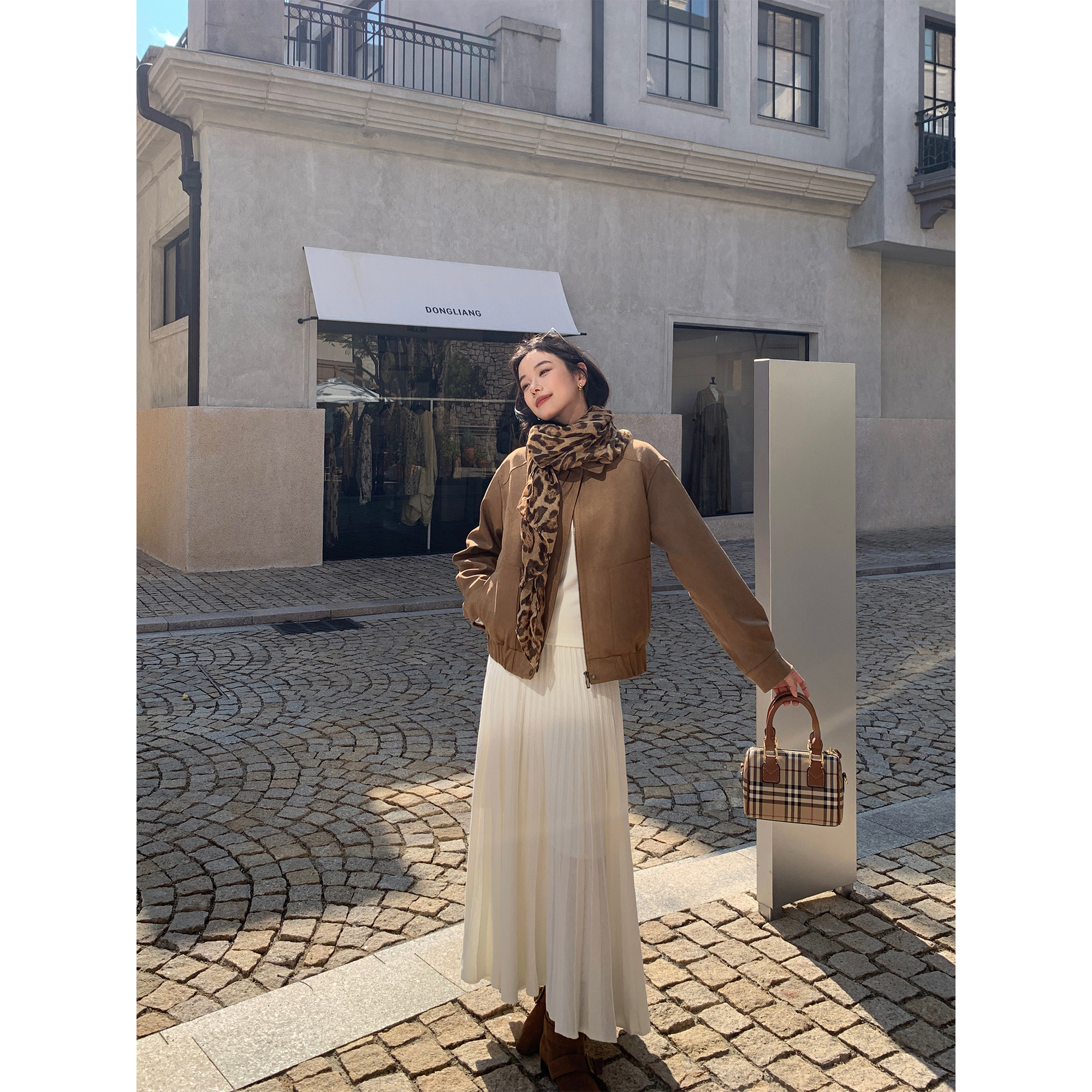 MULVAN 【现货8折】布朗尼日落 复古绒面翻领休闲夹克女短外套,淘宝优惠券,粉丝福利购,淘宝优惠卷