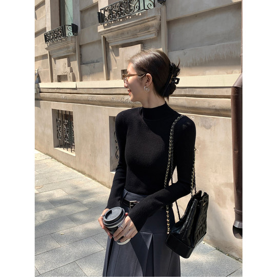 MULVAN  黑色半高领针织衫女秋冬套头内搭打底衫修身显瘦上衣