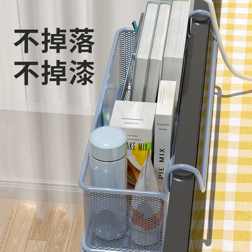 Домашнее постели, стоящее на стене студенческого общежития, хорошая кровать, висящая корзина на кровати, спальня, артефакт хранения