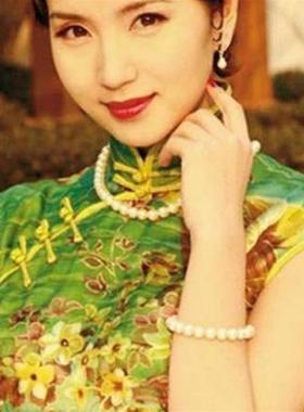 AA6254时尚简约珍珠套装名媛晚宴礼服短款项链手链耳环三件套女