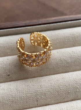 时尚珍珠金属高级感戒指百搭灵活小众设计冷淡指环情侣单身食指戒