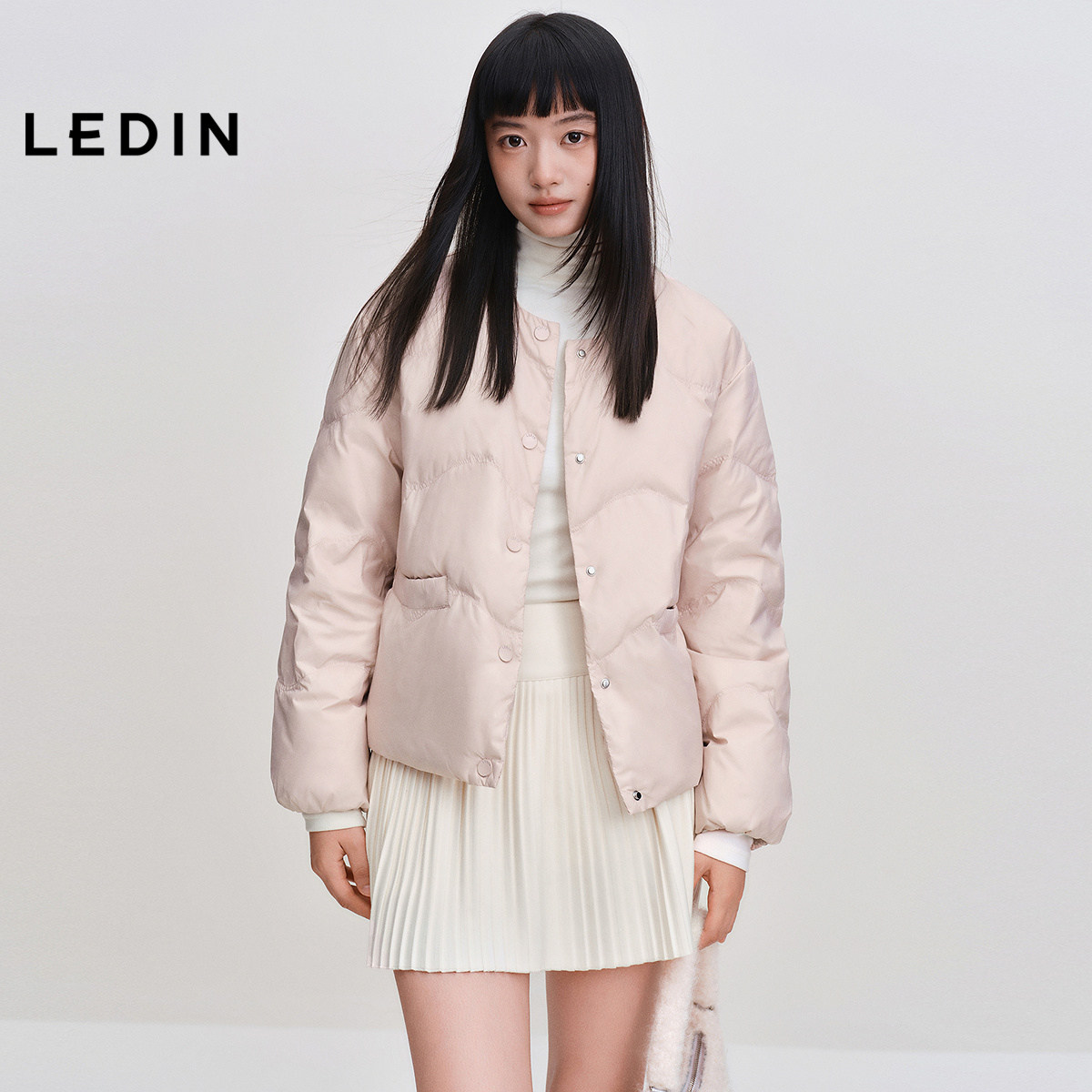 [预]乐町无领宽松轻薄羽绒服女装冬季短款简约好穿圆领羽绒保暖外