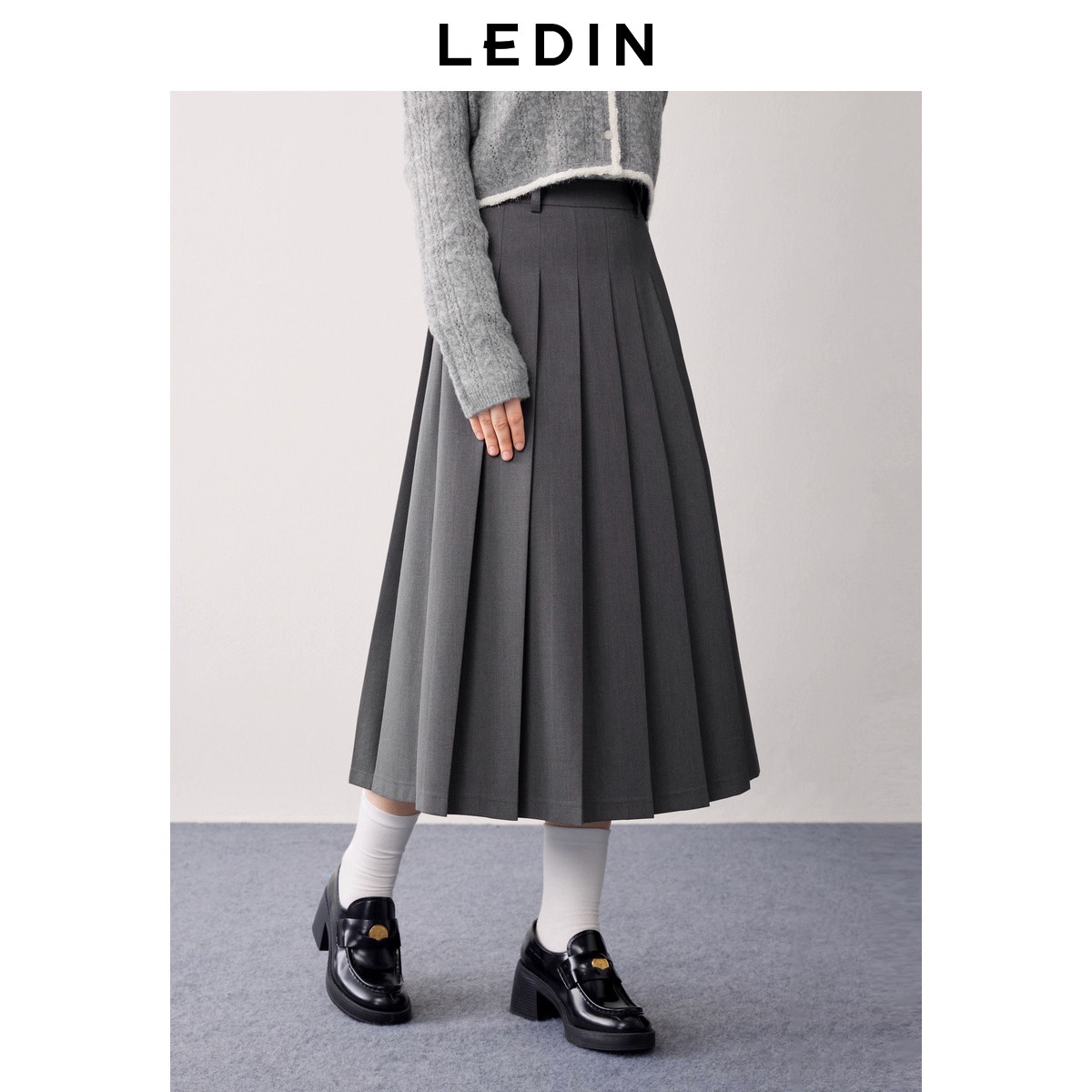 乐町学院风压褶长裙女装秋冬半身裙绣花西装裙JK风格雷系百褶裙