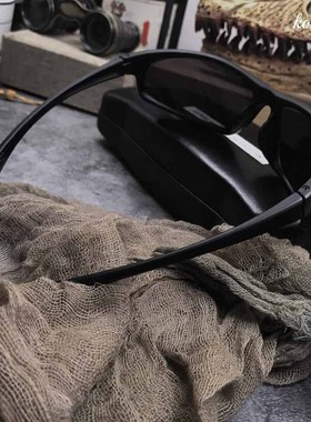 控阁陈小春山鸡哥同款太阳眼镜骑行驾驶个性偏光小框墨镜