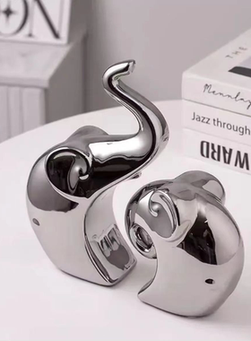 宏赫陶瓷轻奢极简电视柜摆件