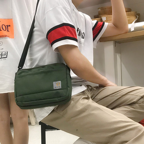 日韩港风ins超火旅行情侣死飞嘻哈蹦迪P土酷收纳小方单肩斜挎胸包 - 图0