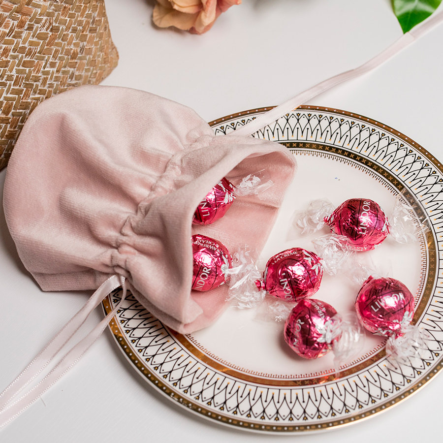 MISSXIU[KISS]结婚喜糖盒丝绒袋糖果小礼品包装袋ins风2元起包邮 - 图1