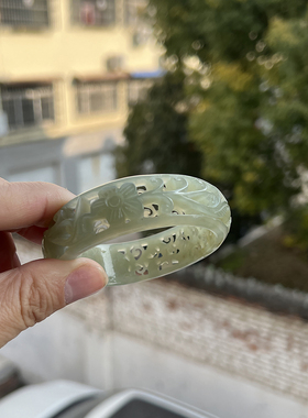天然和田玉镂空雕花水润女款手镯