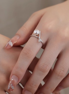 赛赛莉安天然淡水珍珠平衡木S925纯银戒指