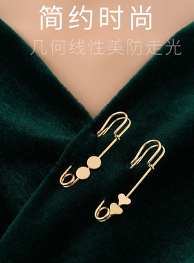 简约小号收腰别针西装情侣四叶草