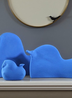 侘寂风莫兰迪哑蓝抽象马雕塑