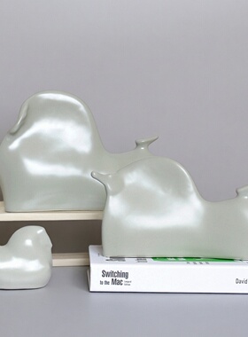 轻奢新中式浅灰色抽象马陈设软装