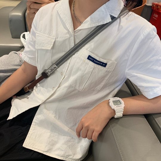 Casio Damenuhr quadratisch im Retro-Stil