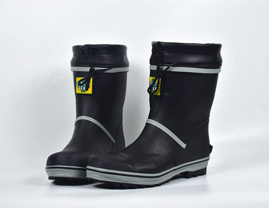 中筒钢头防砸防滑防臭春夏透气户外钓鱼劳保男款防水雨鞋套鞋雨靴