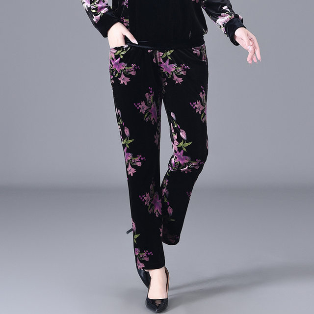 200 Jin Jin is equal to 0.5 kilogram. Kuotai high waist large size gold velvet pants