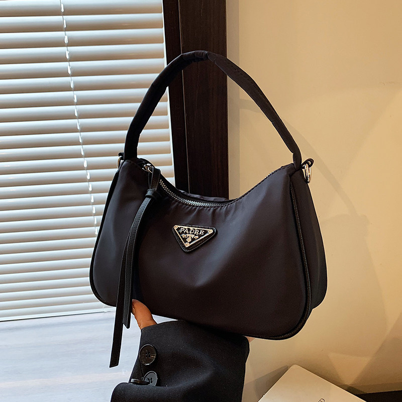 时尚百搭ins尼龙布包包女2025新款斜挎包时尚超火小众上班小拎包,淘宝优惠券,粉丝福利购,淘宝优惠卷