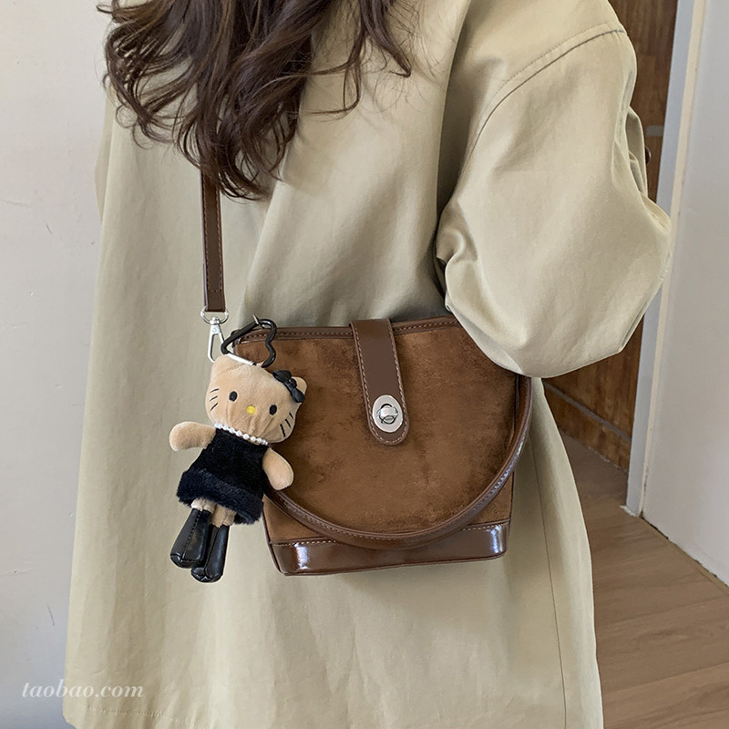 复古小众豹纹包包女2025新款时尚百搭斜挎包精致超火手提包水桶包,淘宝优惠券,粉丝福利购,淘宝优惠卷