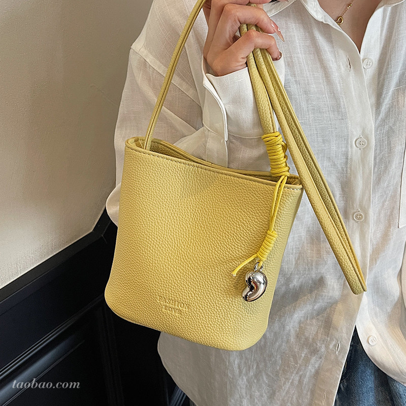 夏季流行爆款小包包女2025新款简约百搭斜挎包精致迷你超火水桶包,淘宝优惠券,粉丝福利购,淘宝优惠卷