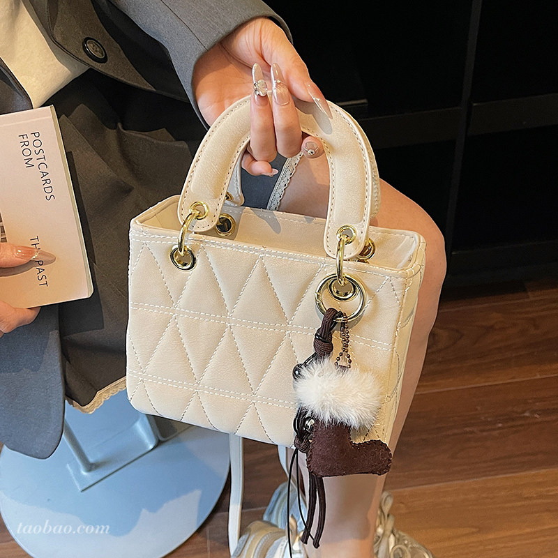 时尚复古磨砂包包女2026新款百搭斜挎包精致超火手提戴妃包小拎包,淘宝优惠券,粉丝福利购,淘宝优惠卷