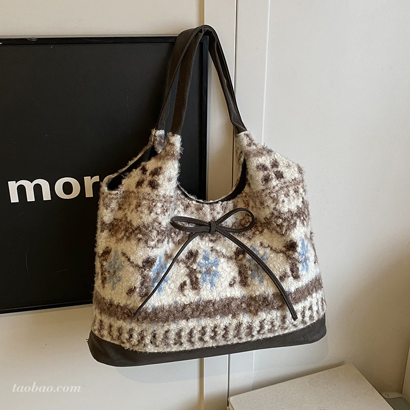 秋冬季大容量毛呢包包女2026新款休闲通勤单肩包超火手提包毛毛包,淘宝优惠券,粉丝福利购,淘宝优惠卷