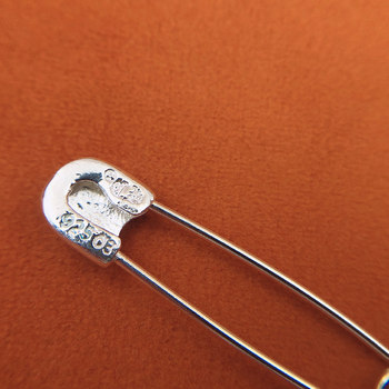 S925 sterling silver pin pendant accessories baby safety brooch ສໍາ​ລັບ​ແມ່​ຍິງ​ຖື​ພາ​ແລະ​ເດັກ​ອ່ອນ​ຜະ​ລິດ​ຕະ​ພັນ​ເຄິ່ງ​ສໍາ​ເລັດ​ຮູບ​ສໍາ​ລັບ​ປີ​ເກີດ 8