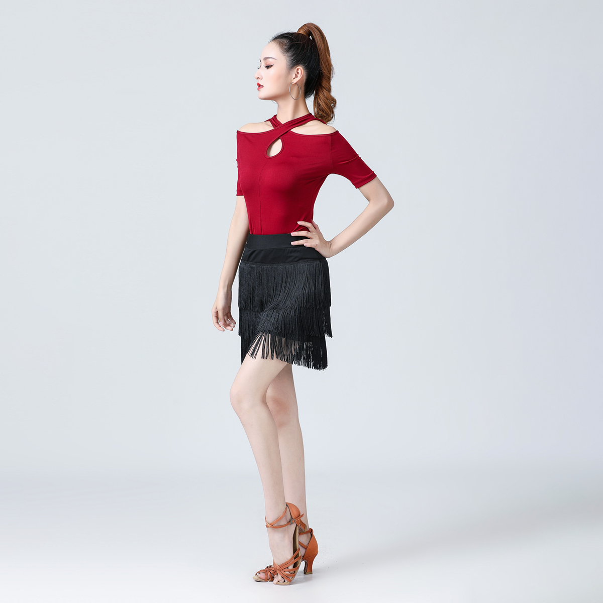 伦巴恰恰舞蹈服拉丁舞流苏裙演出服女成人广场舞三步踩训练服短袖_虎窝淘